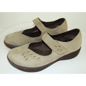 DANSKO ANNIE BEIGE SUEDE MARY JANE SHOES WOMENS SIZE 40 / US SIZE 9.5 - 10  DB3